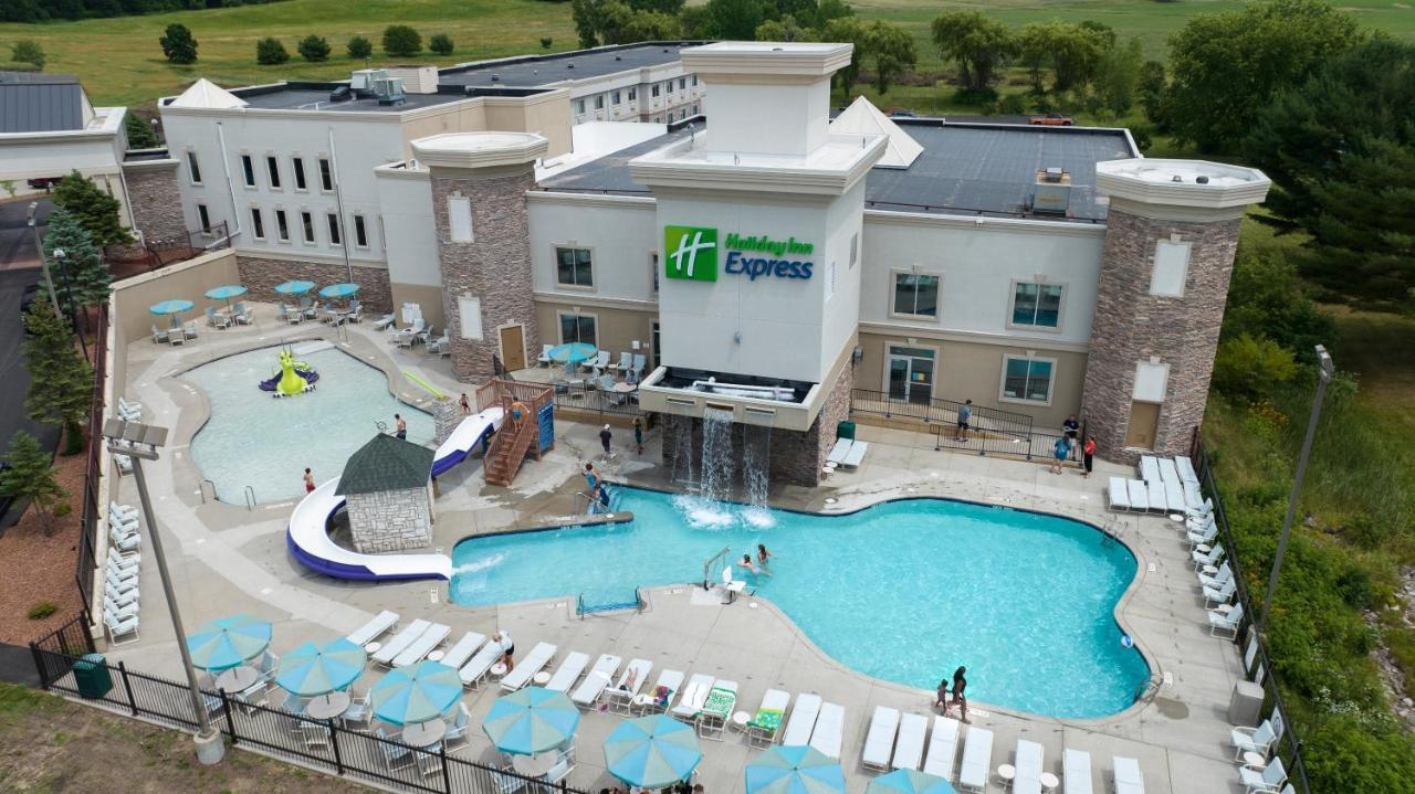 Holiday Inn Express Wisconsin Dells By Ihg Exterior foto