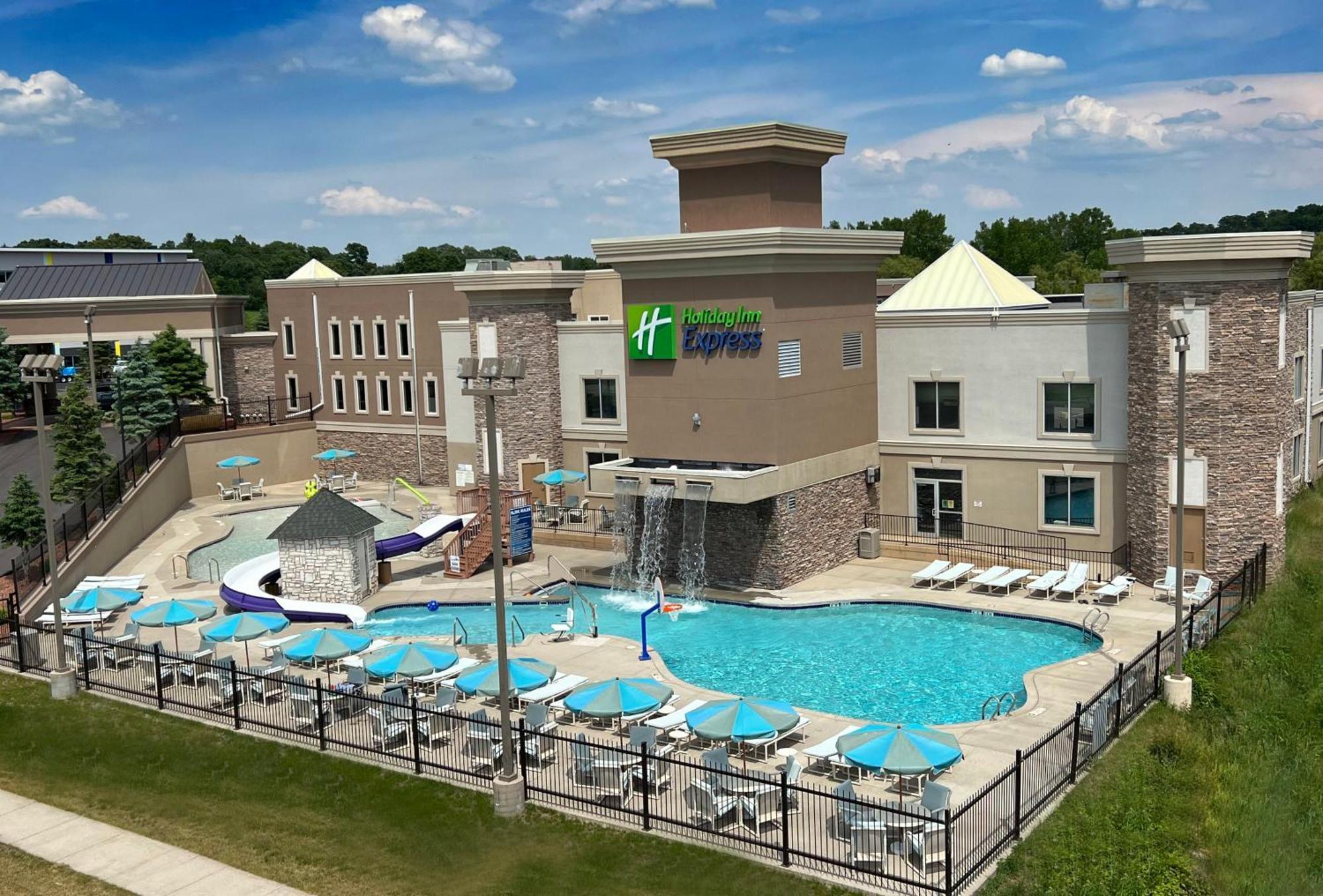 Holiday Inn Express Wisconsin Dells By Ihg Exterior foto